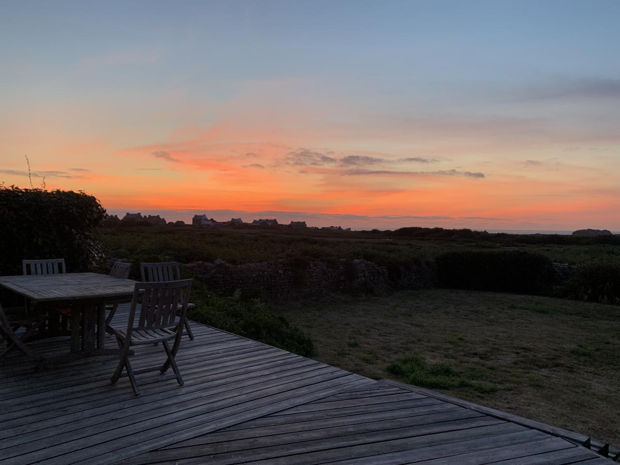 Terrasse du gîte au coucher du soleil